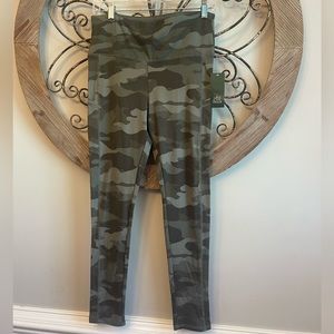 NWT Wild Fable Camo Leggings